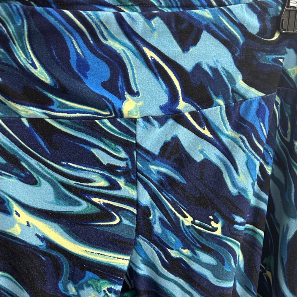 No Boundaries Blue and Black Swirl Leggings - Picture 4 of 6